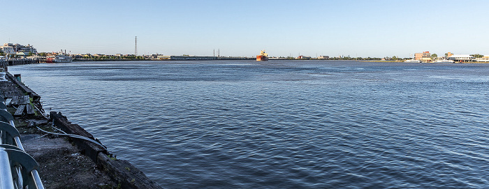 Blick vom Moonwalk: Mississippi River New Orleans
