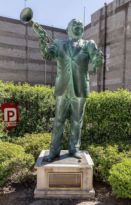 Central Business District: South Rampart Street / Common Street - Louis Armstrong Statue New Orleans