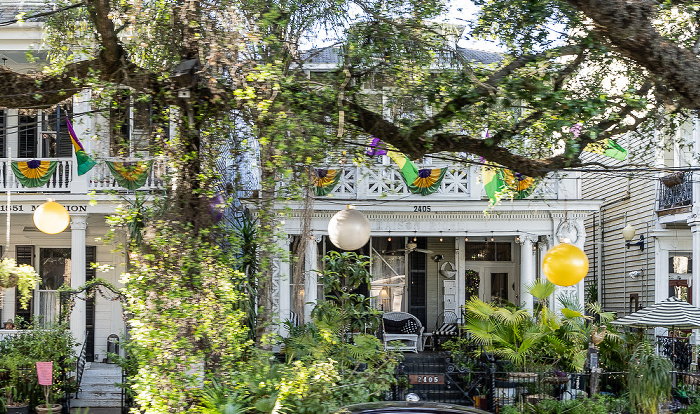 Blick aus der St Charles Streetcar: Saint Charles Avenue New Orleans