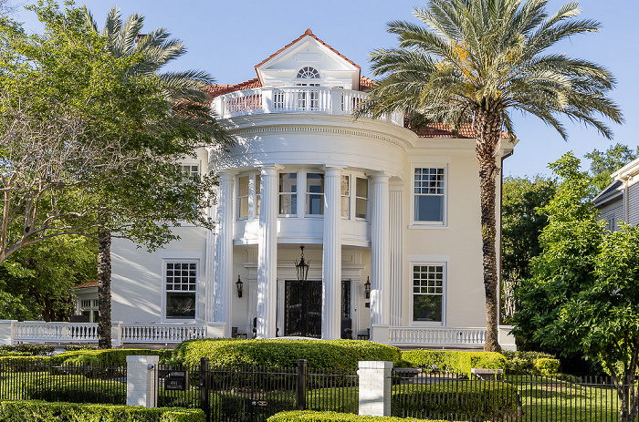 Blick aus der St Charles Streetcar: Saint Charles Avenue New Orleans