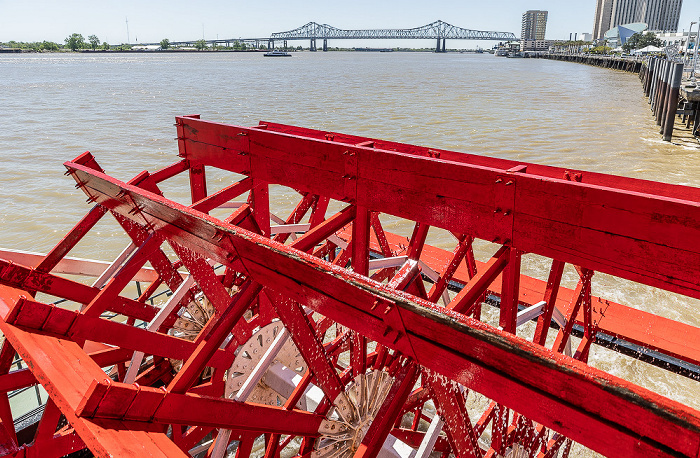 Steamboat Natchez: Paddlewheel New Orleans