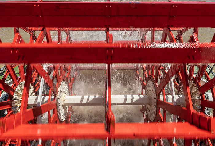 Steamboat Natchez: Paddlewheel New Orleans