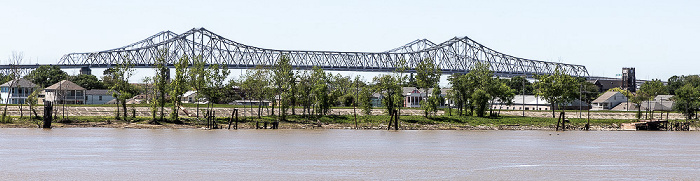 Blick vom Steamboat Natchez: Mississippi River, Crescent City Connection New Orleans