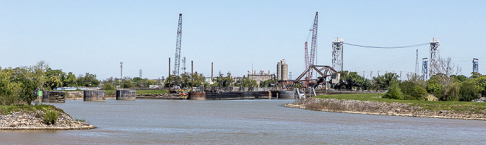 Blick vom Steamboat Natchez: Mississippi River, Inner Harbor Navigation Canal New Orleans