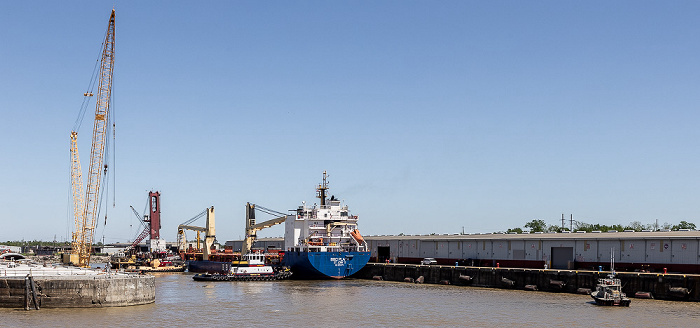 Blick vom Steamboat Natchez: Mississippi River, Associated Terminals Dock 1 (links), Associated Terminals Dock 2 New Orleans
