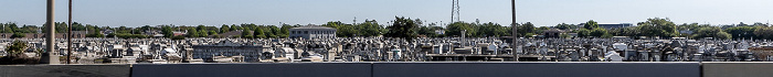 Blick vom Pontchartrain Expressway (Interstate I-10): Greenwood Cemetery New Orleans
