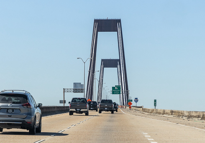 Interstate I-310 mit der Hale Boggs Memorial Bridge St. Charles Parish