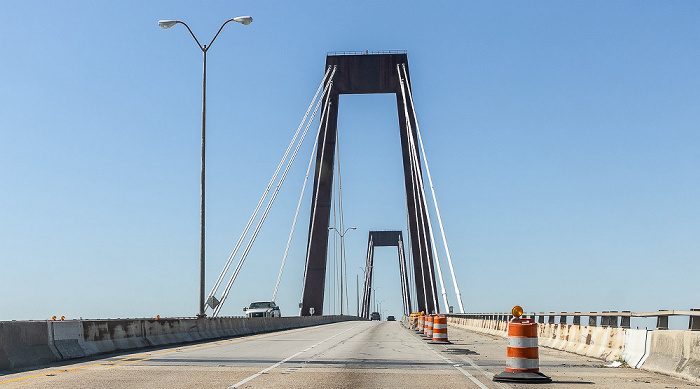 Interstate I-310 mit der Hale Boggs Memorial Bridge St. Charles Parish