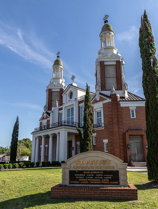 East Saint Peter Street: Saint Peter Catholic Church New Iberia