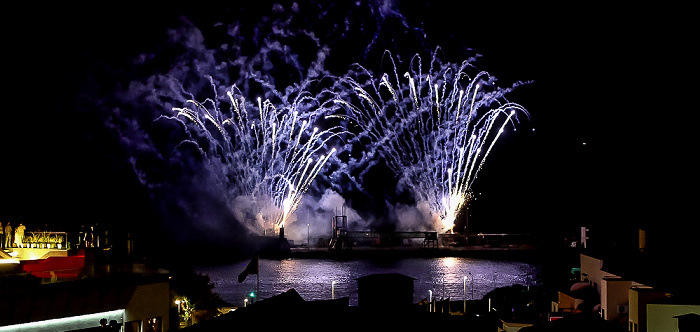 Feuerwerk 'THE CYCLE OF LIFE...' über dem Hafen Funchal