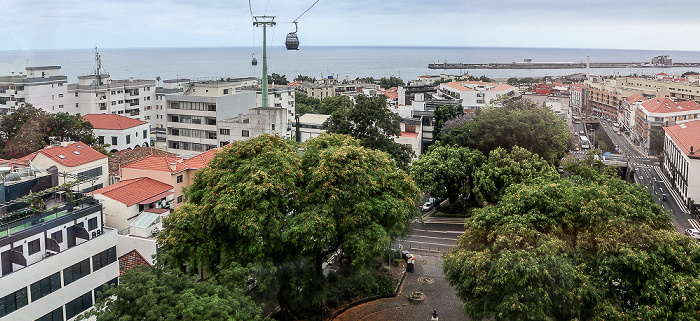 Blick aus der Teleférico do Funchal Funchal