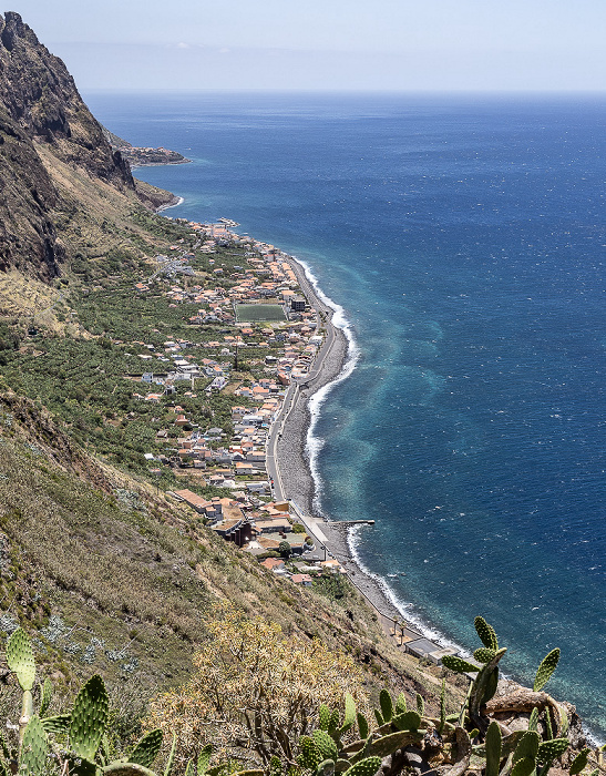Blick vom Miradouro do Massapez: Paul do Mar, Atlantik Fajã da Ovelha