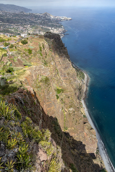 Blick vom Miradouro do Cabo Girão: Atlantik Câmara de Lobos