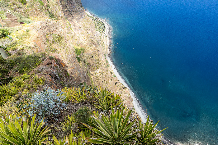 Blick vom Miradouro do Cabo Girão: Atlantik Câmara de Lobos