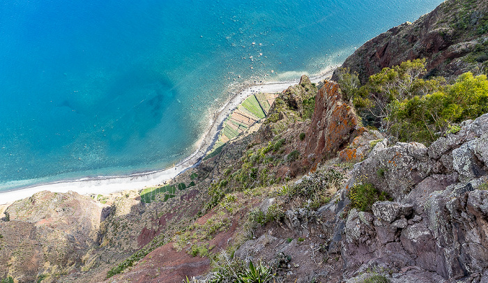 Blick vom Miradouro do Cabo Girão: Atlantik Câmara de Lobos