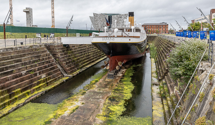 Titanic Quarter: Hamilton Graving Dock mit der SS Nomadic Belfast