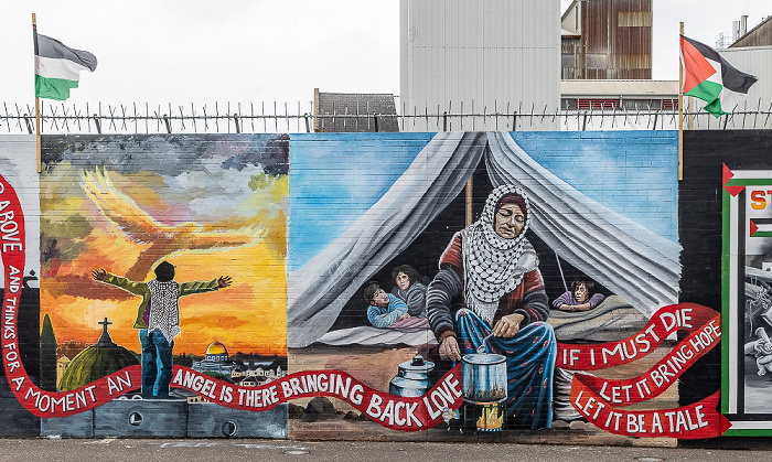 West Belfast: Divis Street - Street Art Belfast