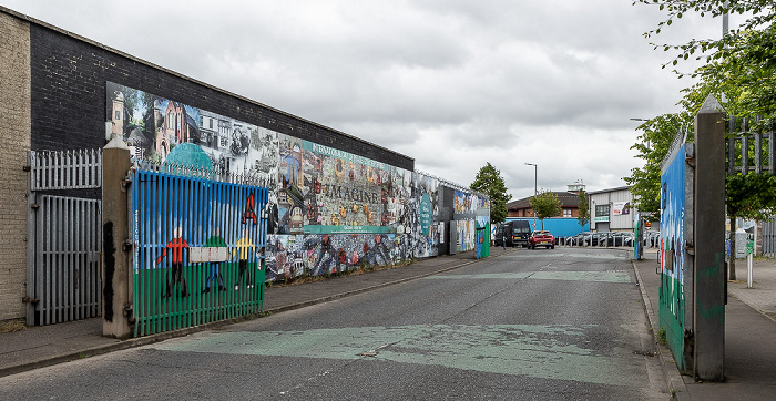 West Belfast: Northumberland Street - Street Art Belfast