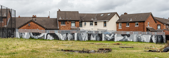 West Belfast: Cupar Way - Street Art Belfast