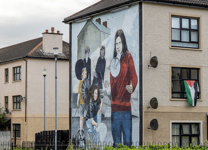 Bogside: Lecky Road - Street Art Derry/Londonderry