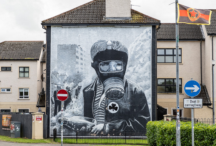 Bogside: Lecky Road - Street Art Derry/Londonderry