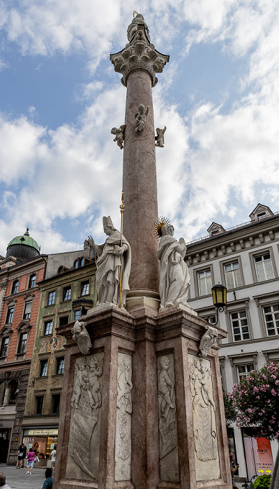 Maria-Theresien-Straße: Annasäule Innsbruck