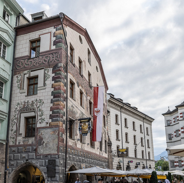 Herzog-Friedrich-Straße: Goldener Adler (links), Andechshof (Mitte), Ottoburg (rechts) Innsbruck