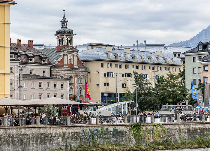 Blick von der Innbrücke: Marktplatz, Ehemaliges Ursulinenkloster Innsbruck