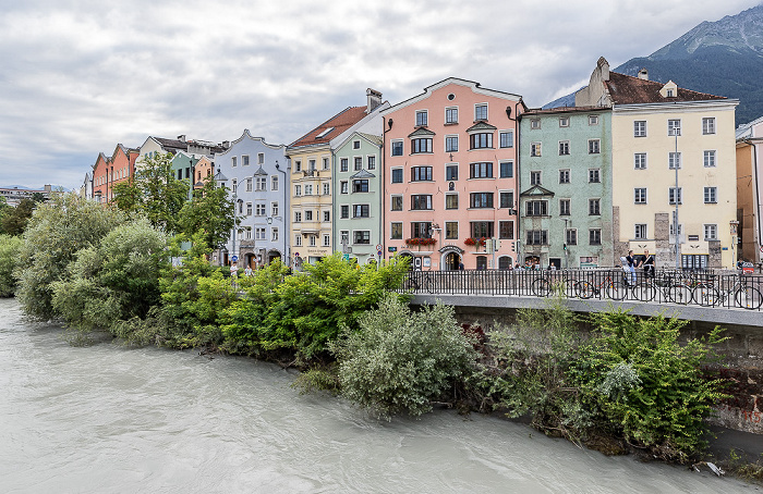 Blick von der Innbrücke: Inn, Mariahilfstraße Innsbruck