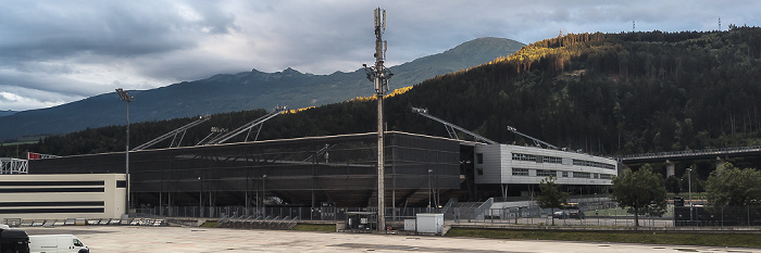 Blick von der Olympiahalle: Tivoli Stadion Tirol Innsbruck