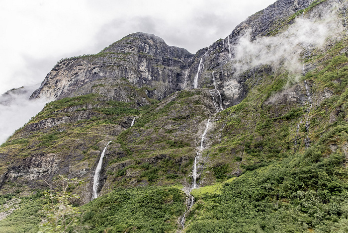 Nærøydalen: Kjerrskredsfossen Vestland