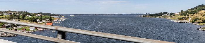 Blick von der Boknasundbrua: Vestre Bokn mit Alvestadkroken und Føresvik (links), Boknasund, Austre Bokn mit Øyren Austre Bokn