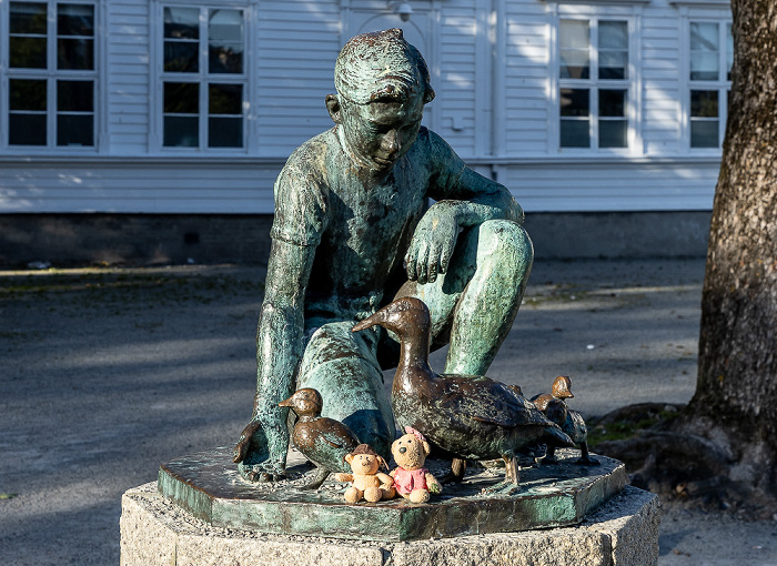 Stavanger Byparken: Andemor (Skulptur Entenmutter) - Ted und Teddine