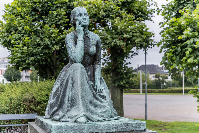 Strandpromenaden: Statue Camilla Collett Kristiansand