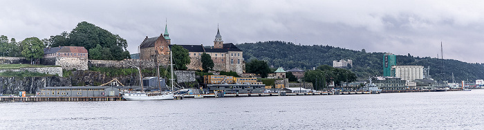 Blick von Stranden (Havnepromenaden Fjordbyen Oslo): Pipervika und Akershus festning Oslo