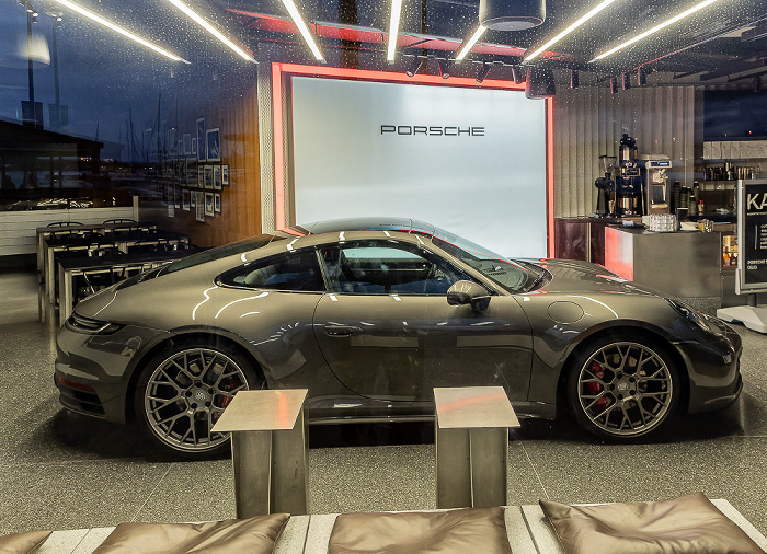 Aker brygge: Stranden (Havnepromenaden Fjordbyen Oslo) - Porsche Showroom Oslo
