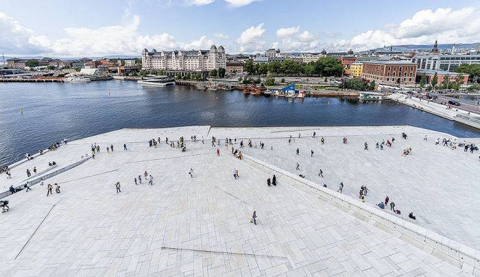 Blick vom Operahuset i Oslo: Kirsten Flagstads plass, Bjørvika, Havnepromenaden, Langkaigata Oslo