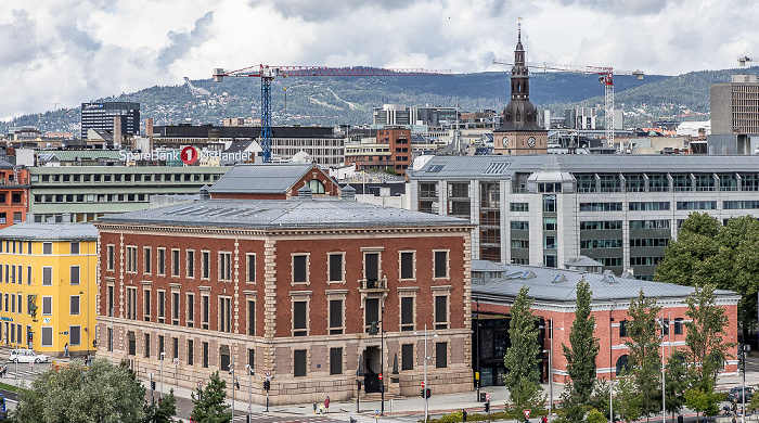 Blick vom Operahuset i Oslo: Tollbukaia Dronning / Eufemias gate mit Tollboden (links) und Stenpakkhuset Oslo