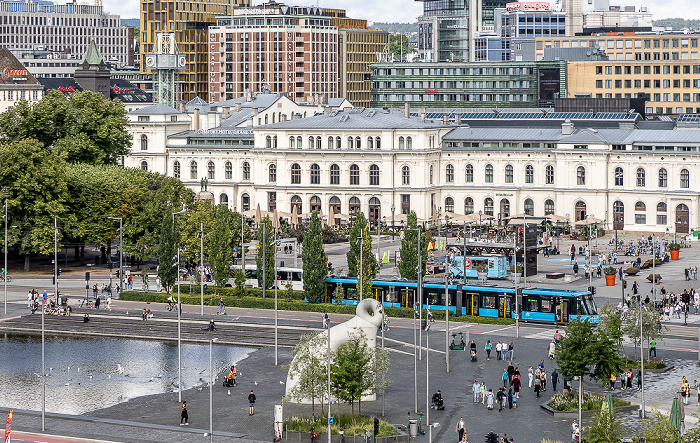 Blick vom Operahuset i Oslo: Anne-Cath. Vestlys plass, Christian Frederiks plass, Oslo Østbanestasjon (Oslo Ø) (Oslo Ostbahnhof (Oslo Ost)) Oslo