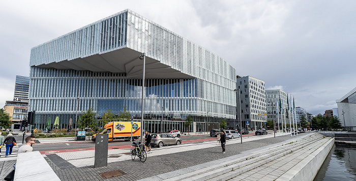 Operagata: Deichman Hovedbiblioteket Oslo