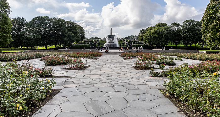 Frognerparken: Vigeland-Skulpturenpark (Vigelandsparken) mit der Fontenen i Vigelandsanlegget Oslo