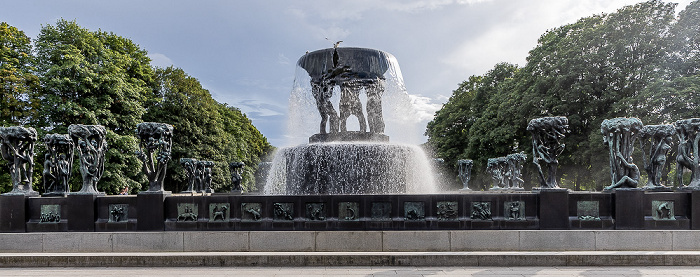 Frognerparken: Vigeland-Skulpturenpark (Vigelandsparken) mit der Fontenen i Vigelandsanlegget Oslo