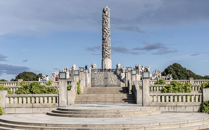 Frognerparken: Vigeland-Skulpturenpark (Vigelandsparken) mit dem Monolitten (Obelisk Monolitten) Oslo