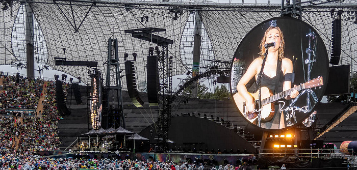 Olympiastadion: Coldplay (+ Maggie Rogers) München Maggie Rogers