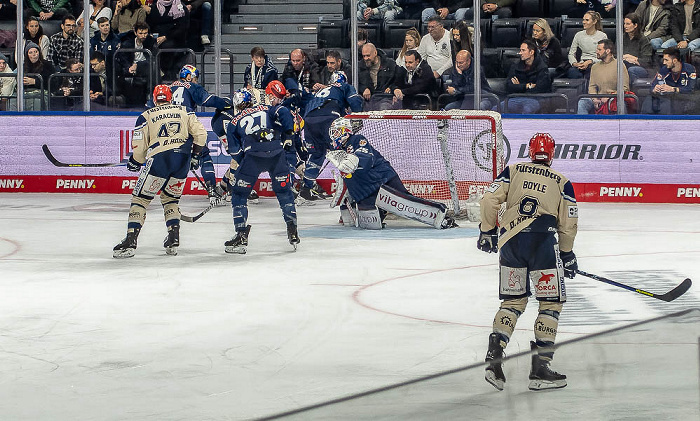 SAP Garden: EHC Red Bull München - Schwenninger Wild Wings