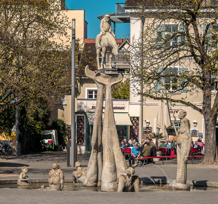 Landungsplatz: Skulptur Bodenseereiter Überlingen