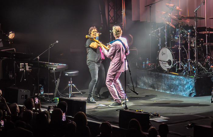 Circus Krone: Mike and the Mechanics München