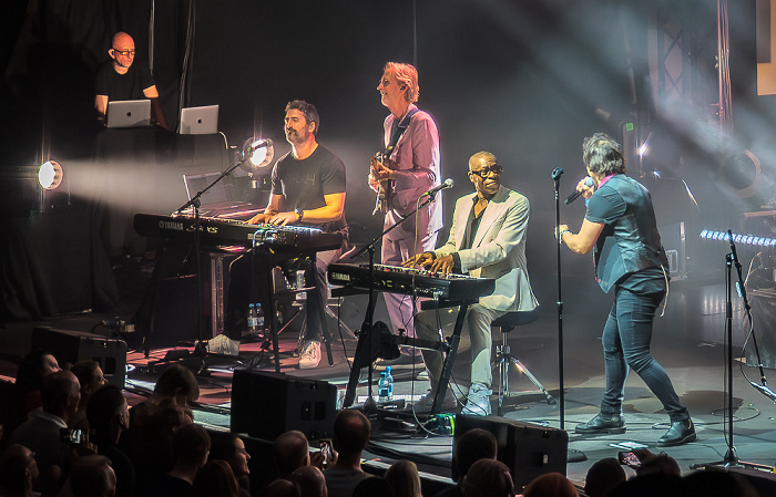 Circus Krone: Mike and the Mechanics München