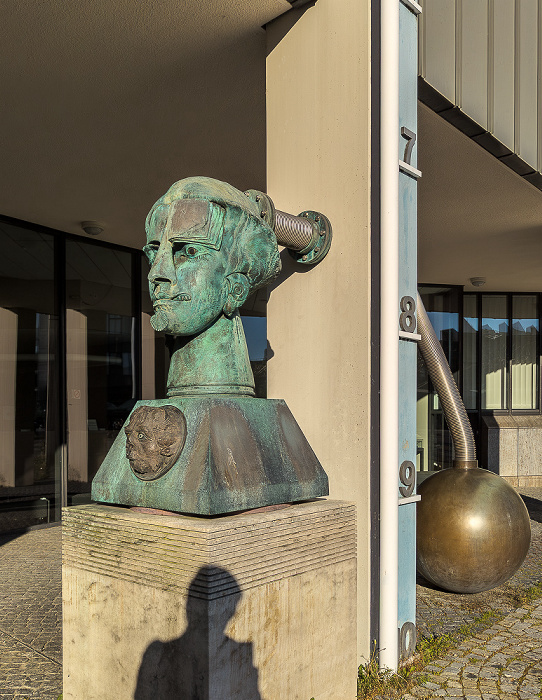 Universitätsviertel: Skulptur Archiva 87, Staatsarchiv Augsburg Augsburg