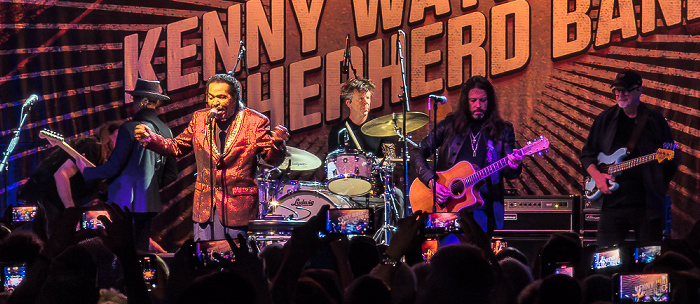 Neue Theaterfabrik: Kenny Wayne Sheperd München Bobby Rush